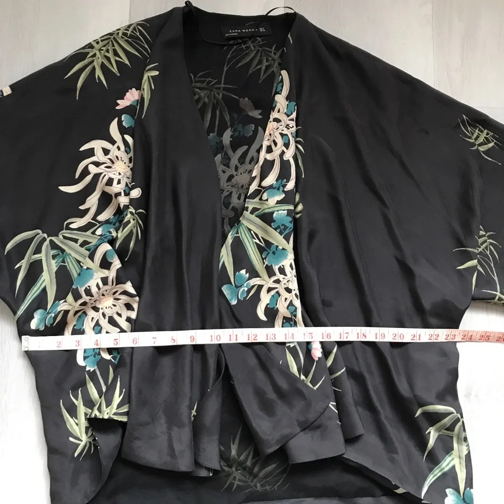 ZARA 100% SILK CARDIGAN BLACK FLORAL SATIN KIMONO OPEN JACKET WOMENS MEDIUM